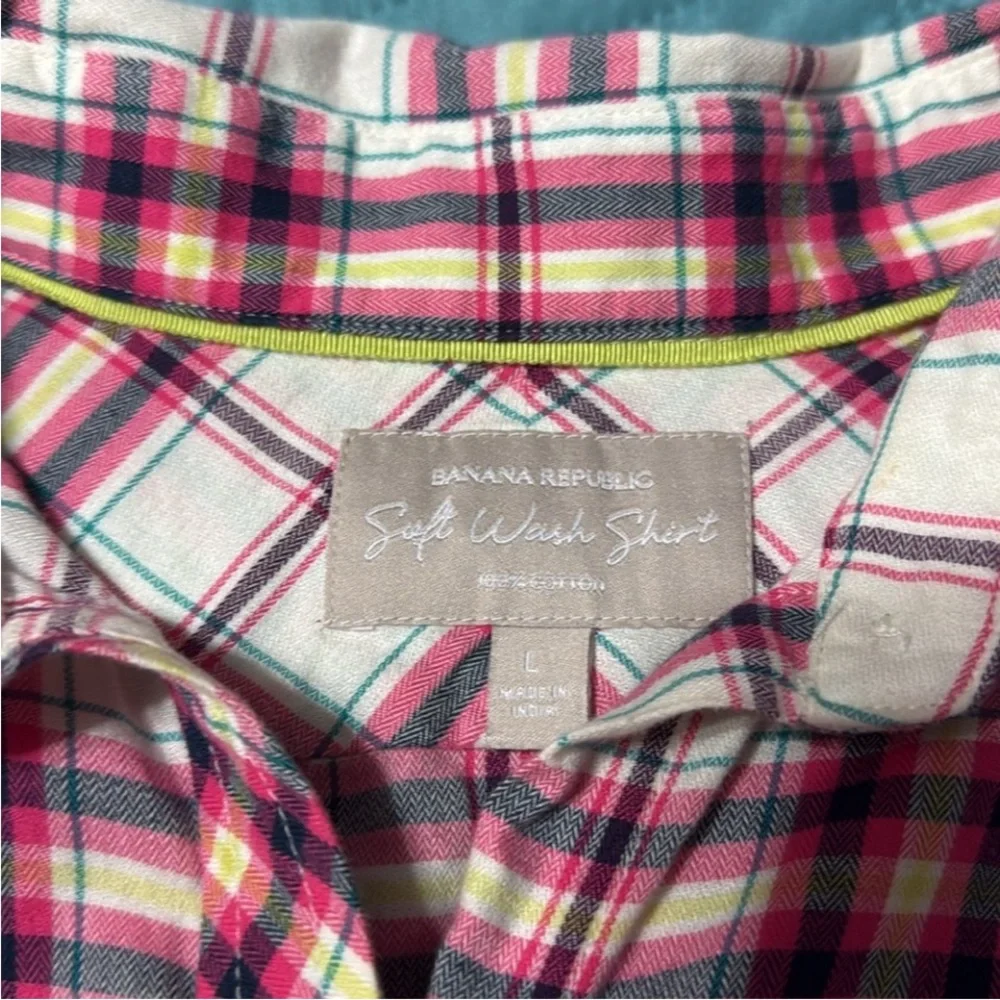 Banana Republic Soft Wash Plaid Button Down Shirt Size: L - Picture 4 of 7